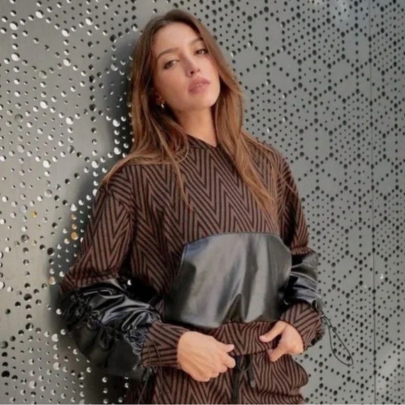 NOLI Brown & Black Chevron Leather Pullover - Picture 1 of 9